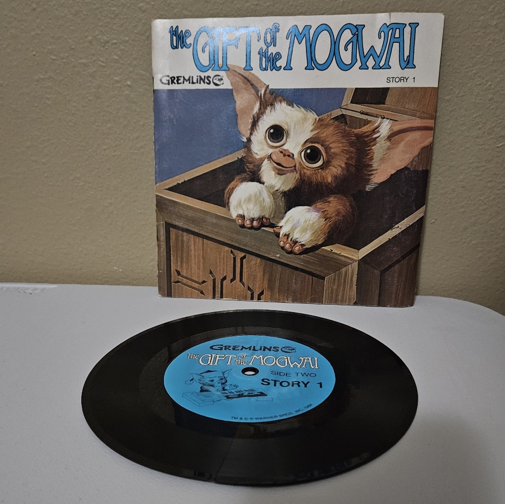 Gremlins "The Gift of the Mogwai" Read-Along Book & Record 7" 33-1/3 1984